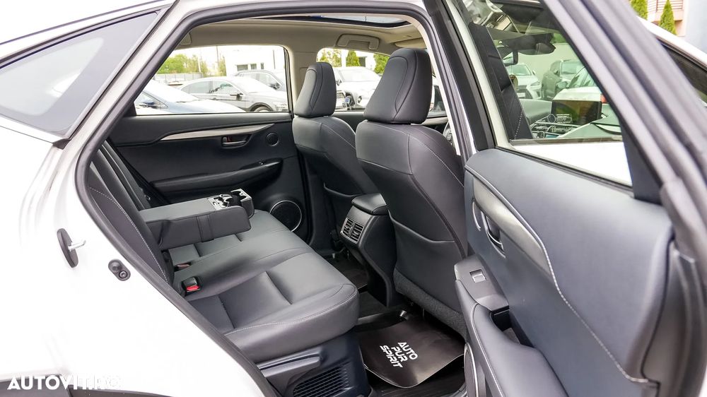 Lexus Seria NX 300h AWD F Sport - 32