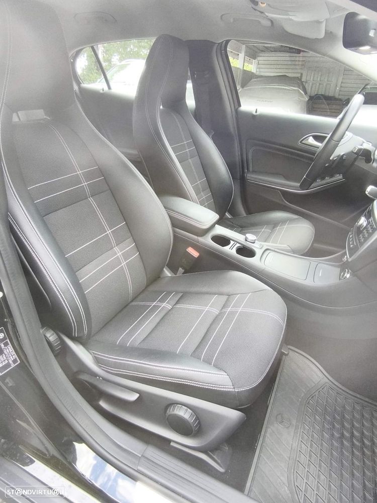 Mercedes-Benz GLA 180 d Urban Aut. — fotografia 10