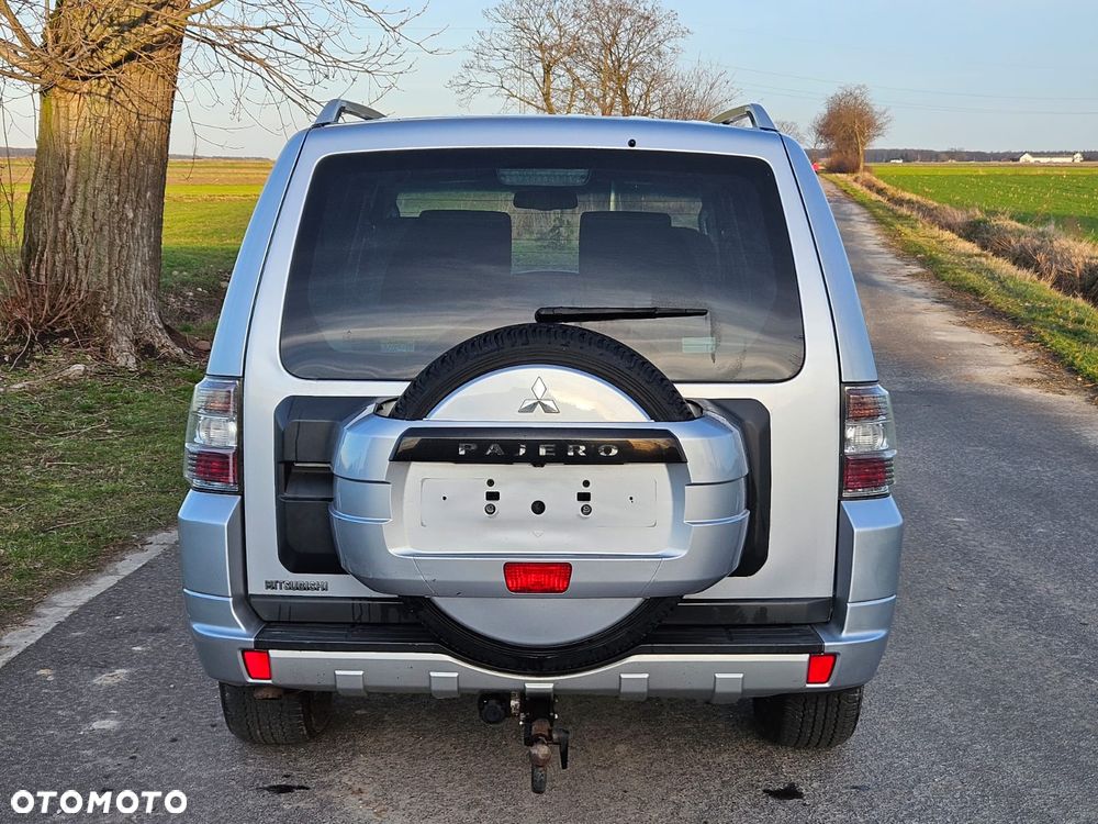 Mitsubishi Pajero 3.2 DI-D Automatik Intense - 4