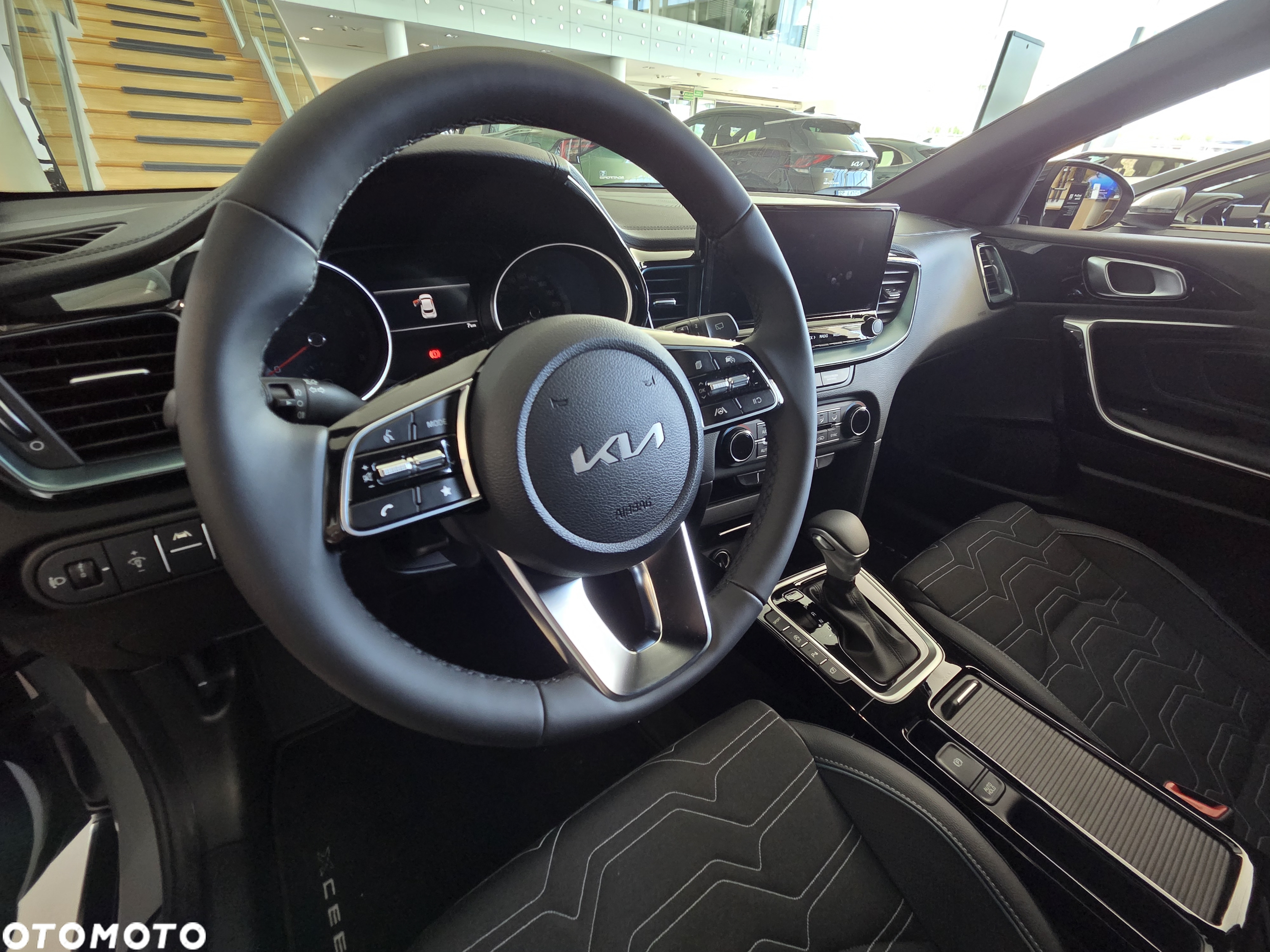 Kia XCeed 1.6 T-GDI Tribute DCT - 24