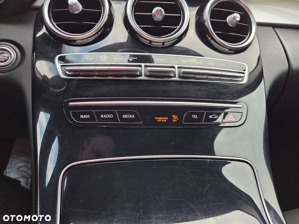 Mercedes-Benz Klasa C 200 d 9G-TRONIC - 33