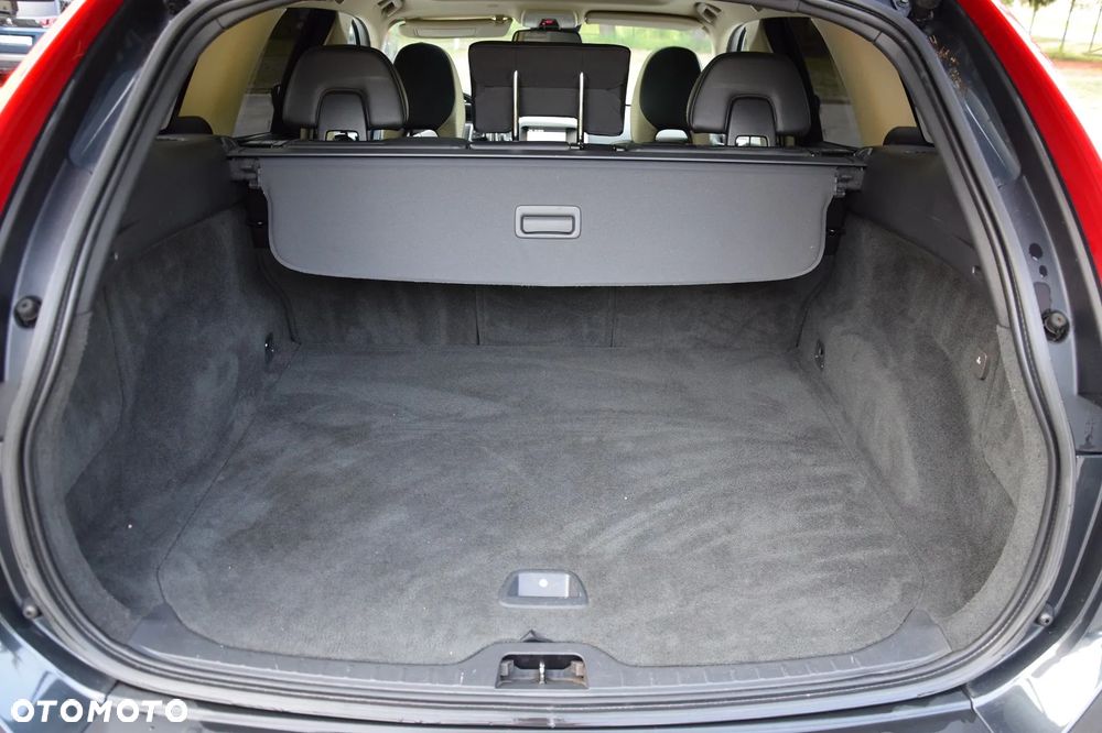 Volvo XC 60 D5 AWD RDesign - 25