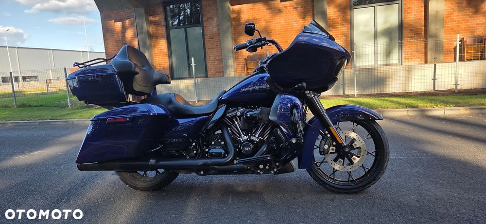 Harley-Davidson Touring Road Glide - 2