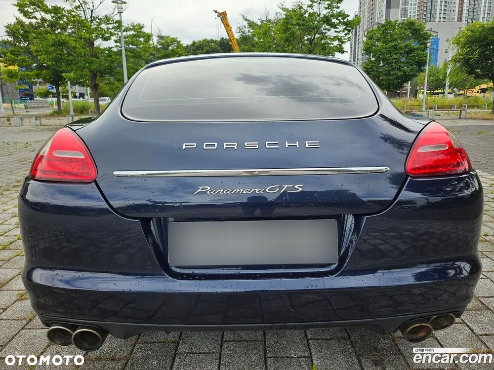 Porsche Panamera - 4