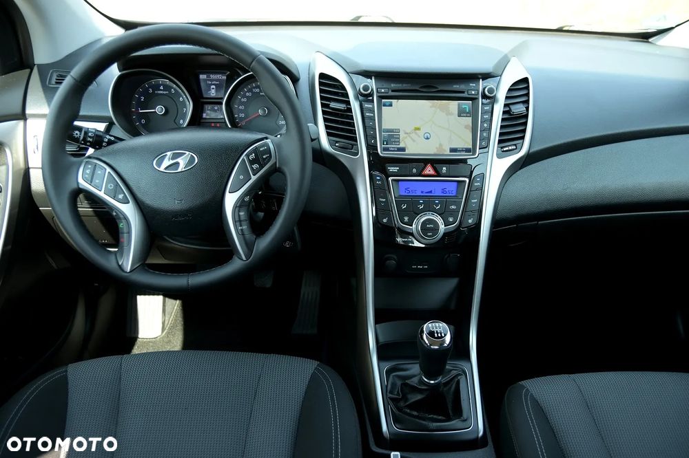 Hyundai i30 1.6 Premium - 26