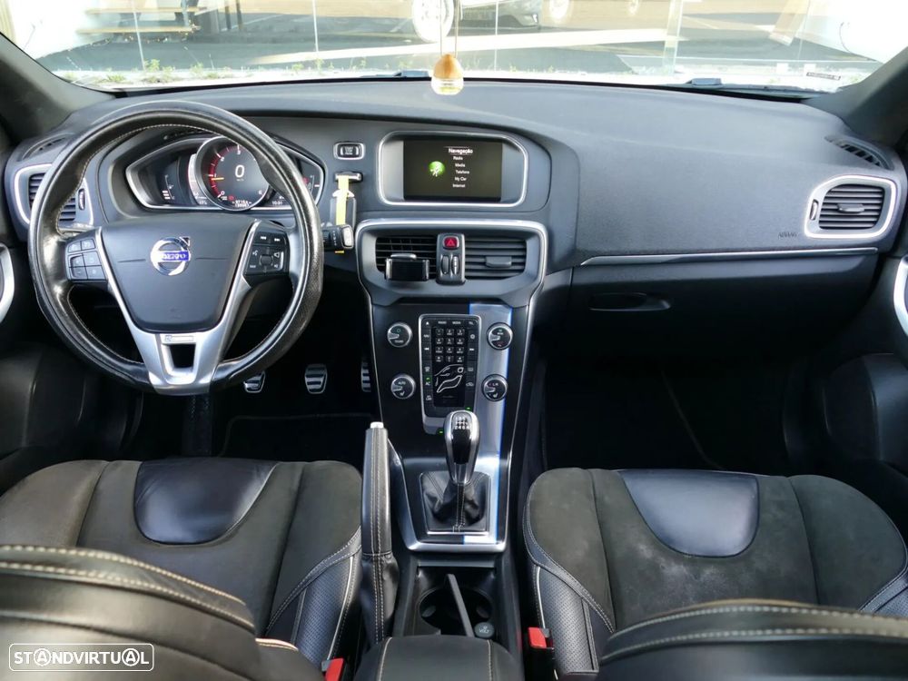 Volvo V40 2.0 D2 R-Design - 30