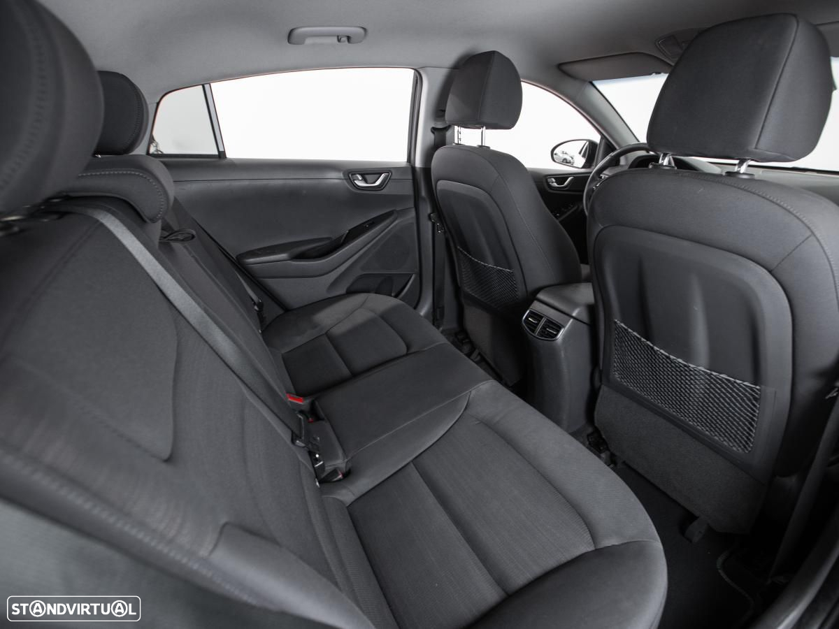 Hyundai Ioniq 1.6 GDI HEV Hybrid Tech - 11