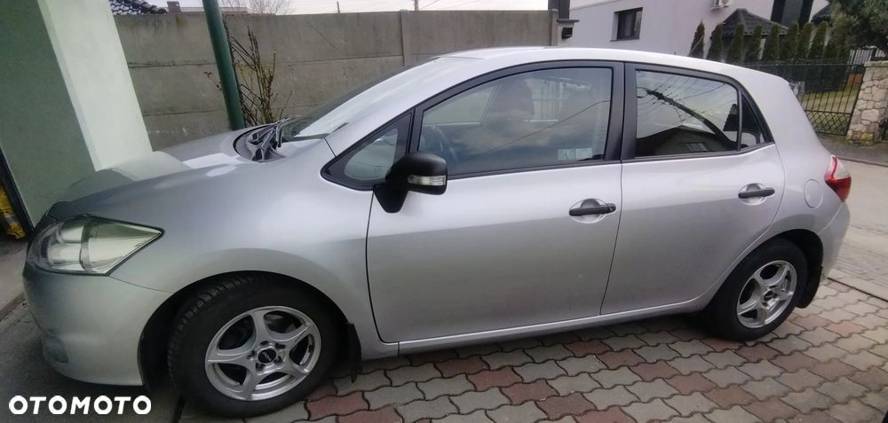 Toyota Auris 1.4 D-4D Terra EU5 - 5