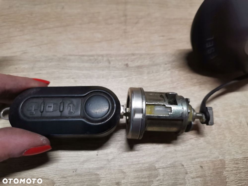 KOREK WLEWU PALIWA KLUCZYK PILOT WKŁADKA FIAT DUCATO III 06-14 - 3