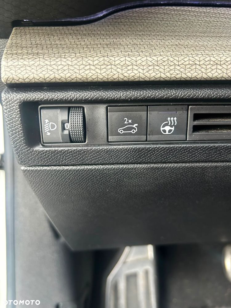 Citroën C5X 1.6 PureTech Shine EAT8 - 24