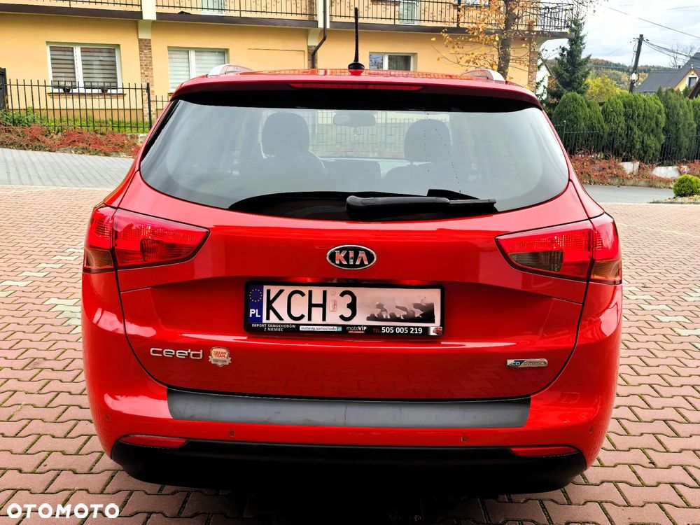 Kia Ceed 1.6 CRDi 128 Dream Team Edition - 6