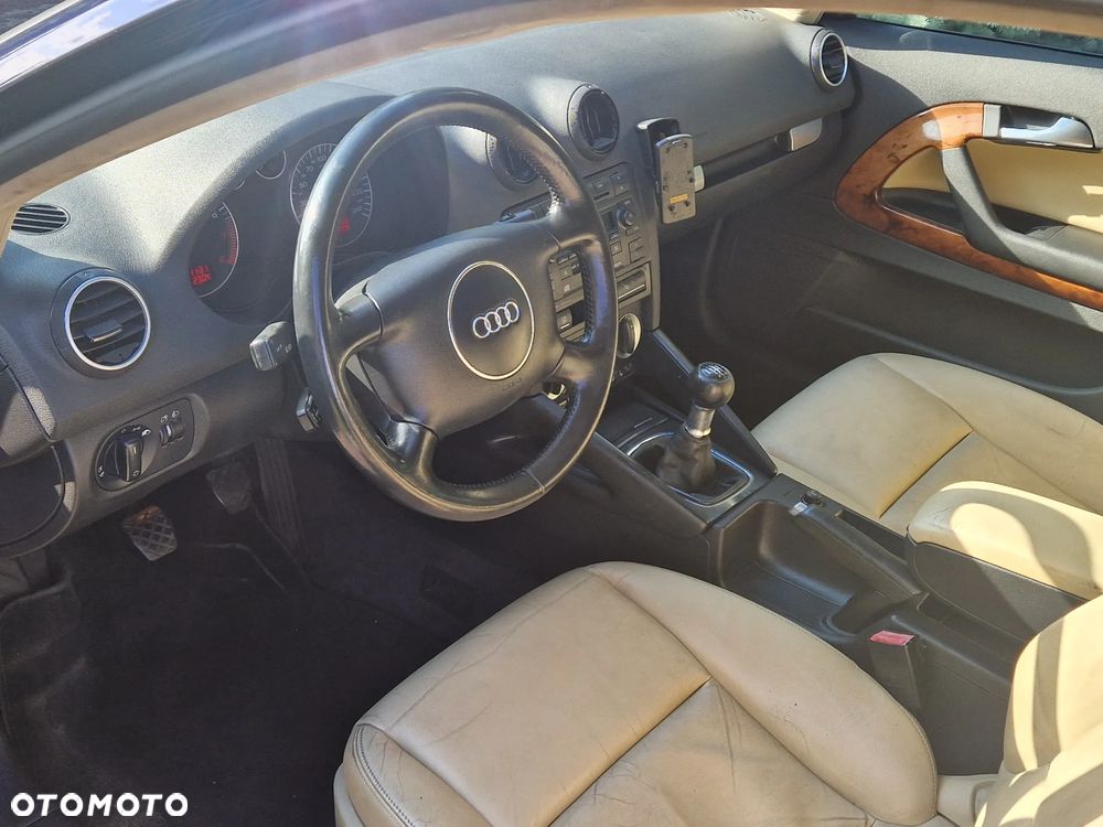 Audi A3 3-drzwiowe 2.0 FSI Ambiente - 13
