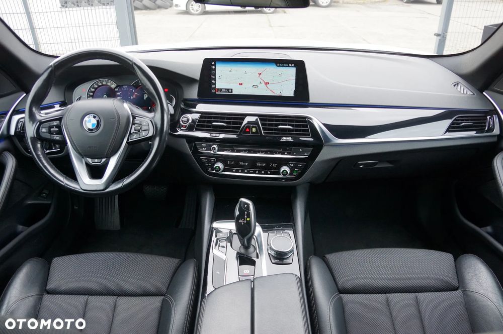BMW Seria 5 520d xDrive Sport Line - 11