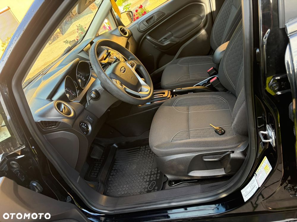 Ford Fiesta - 12