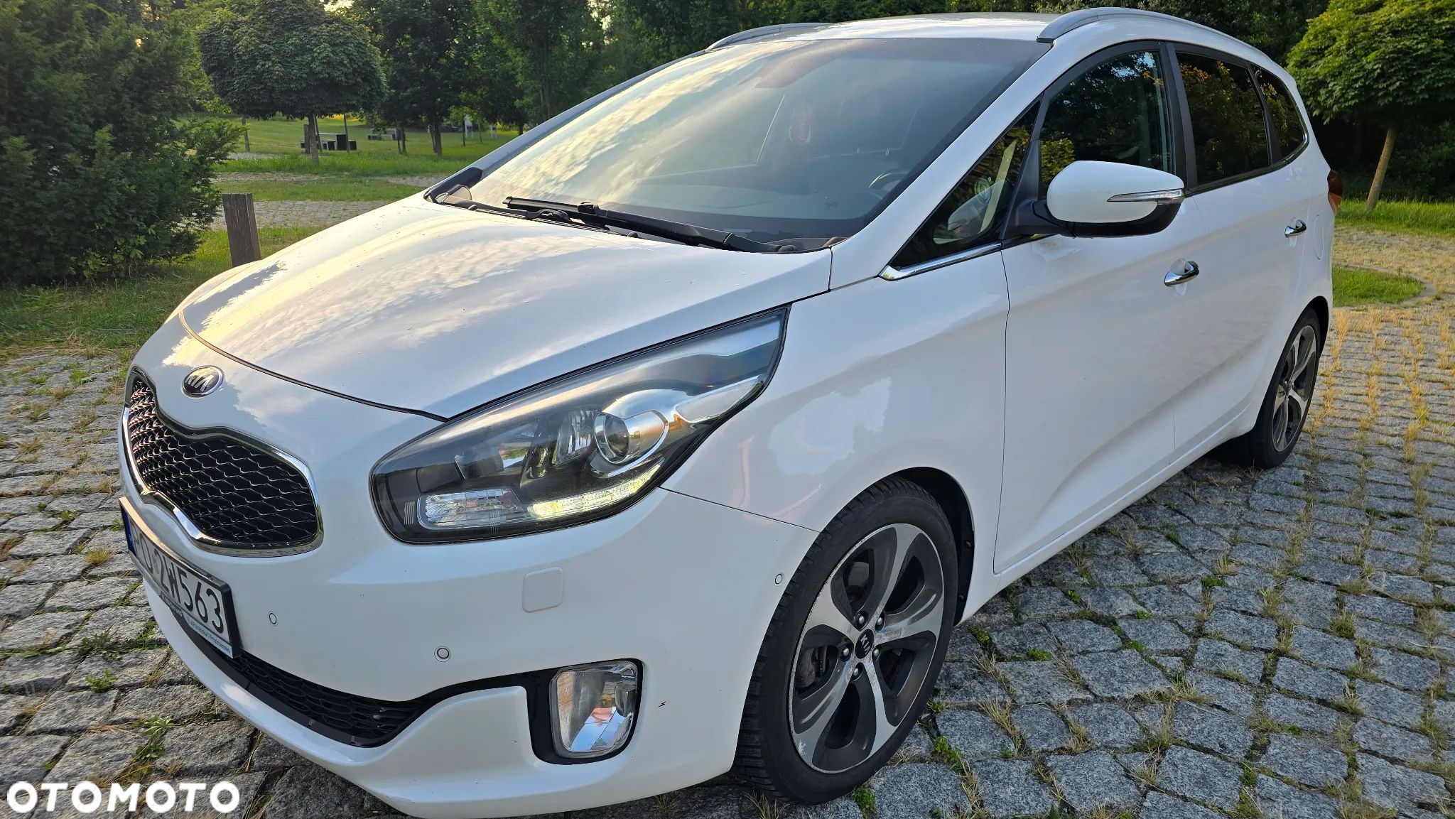 Kia Carens 1.7 CRDi L - 1