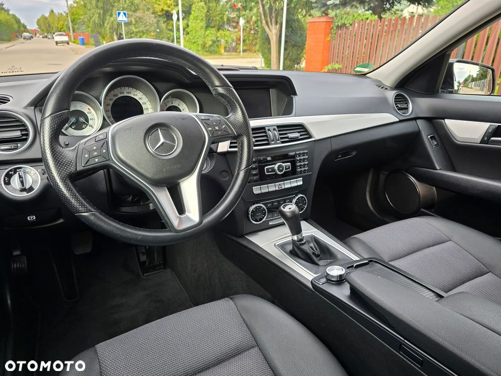 Mercedes-Benz Klasa C 180 BlueEFFICIENCY Avantgarde - 35