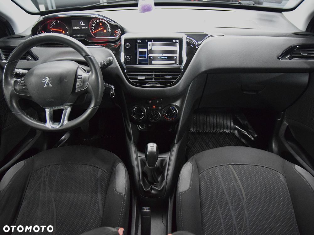 Peugeot 208 - 6