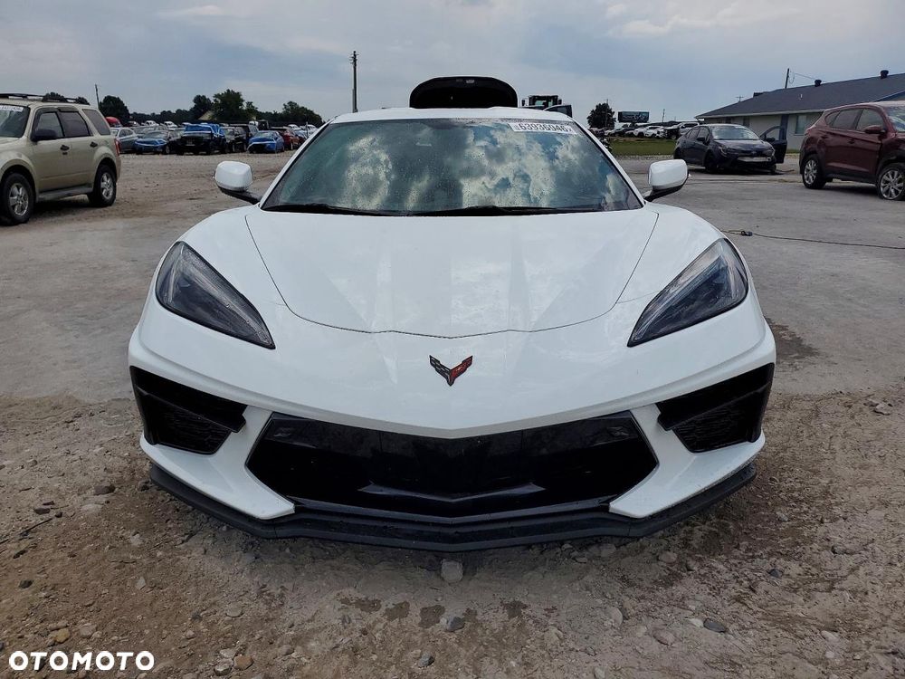 Chevrolet Corvette - 5
