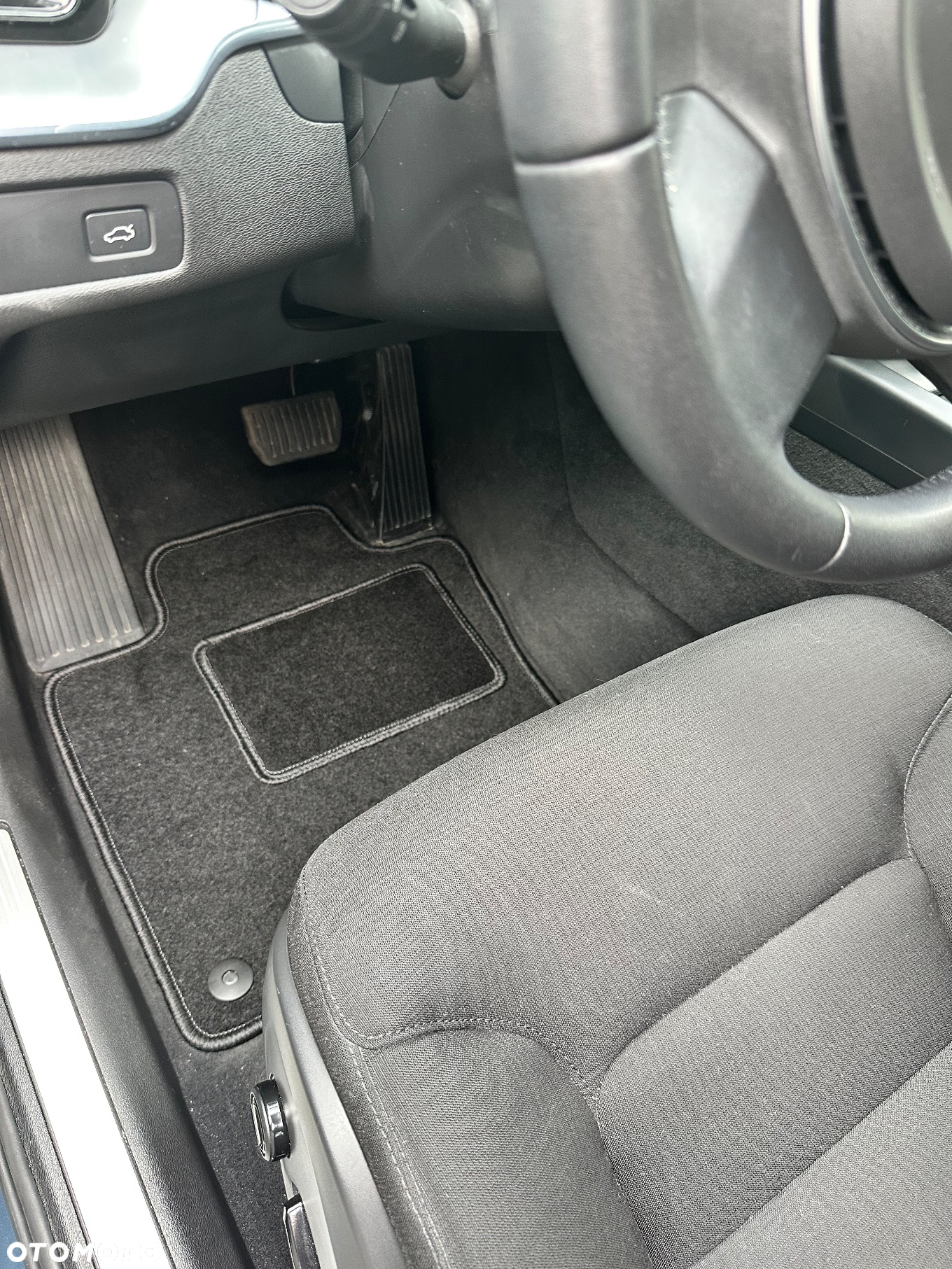 Volvo XC 60 T4 Momentum - 30