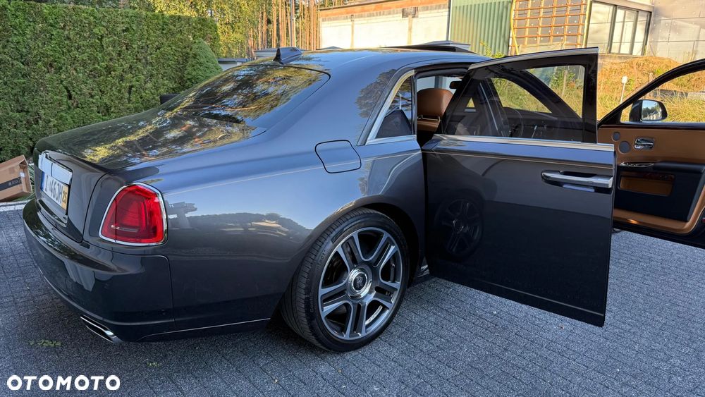 Rolls-Royce Ghost Standard - 12