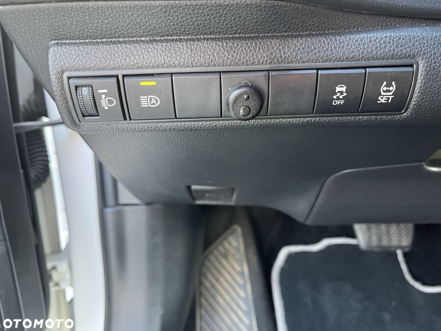 Toyota Corolla 1.8 Hybrid Comfort - 7