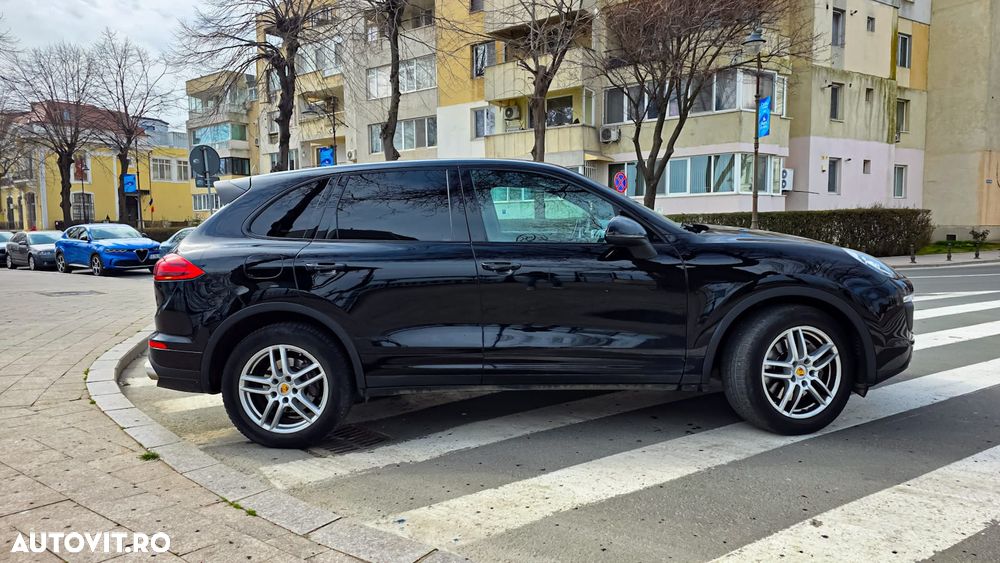 Porsche Cayenne 3.0 L - 5