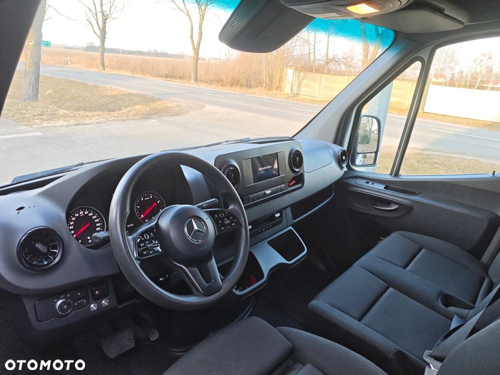 Mercedes-Benz SPRINTER - 12