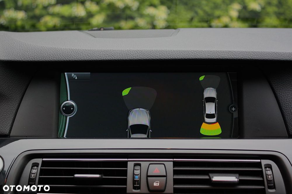 BMW Seria 5 525d - 13
