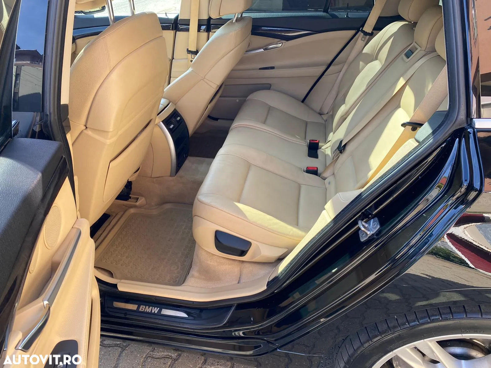 BMW Seria 5 530d xDrive Touring - 3