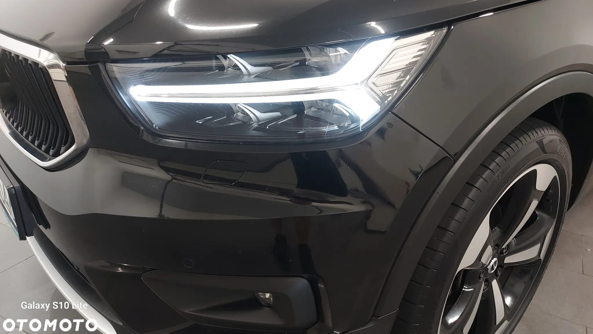 Volvo XC 40 D4 AWD Geartronic R-Design - 11