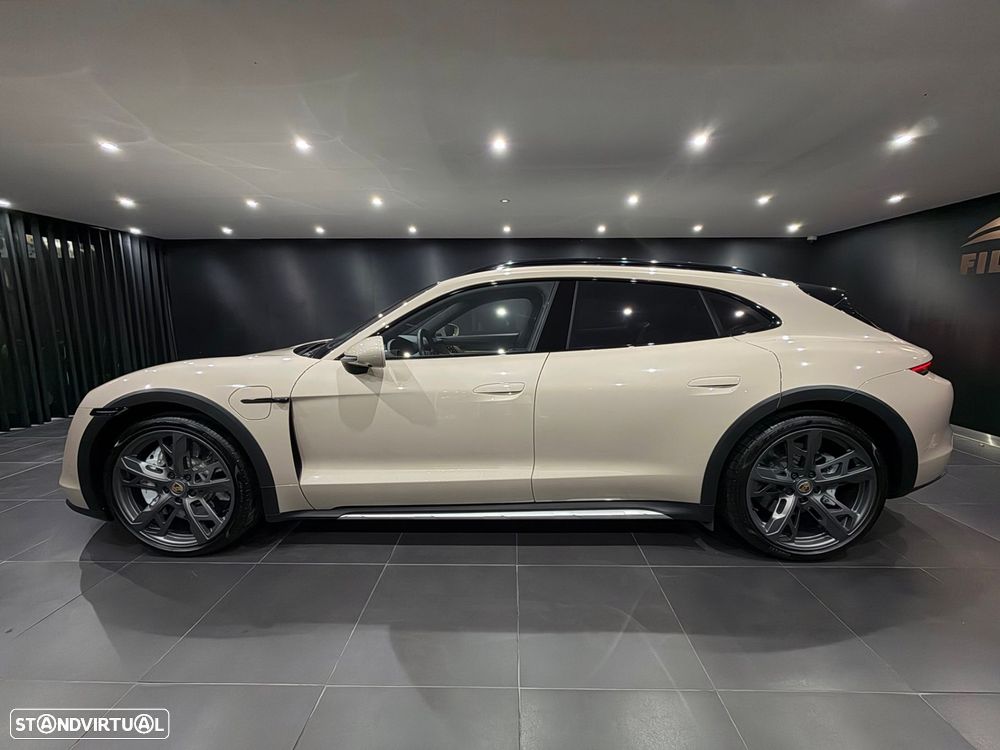 Porsche Taycan Cross Turismo Turbo - 4