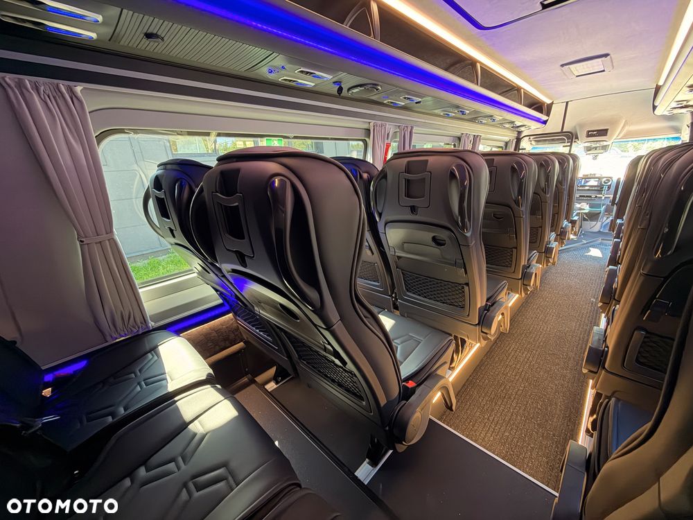 Mercedes-Benz Sprinter 519 - 23