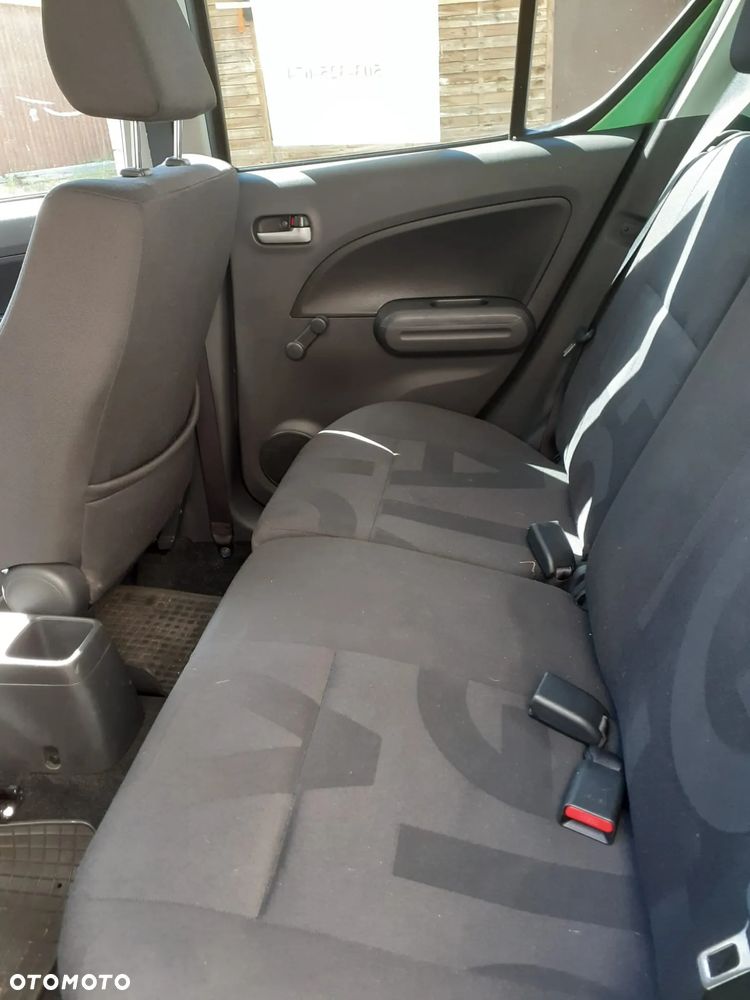 Opel Agila 1.0 - 12
