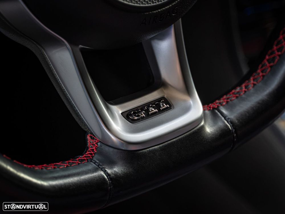 VW Golf - 11
