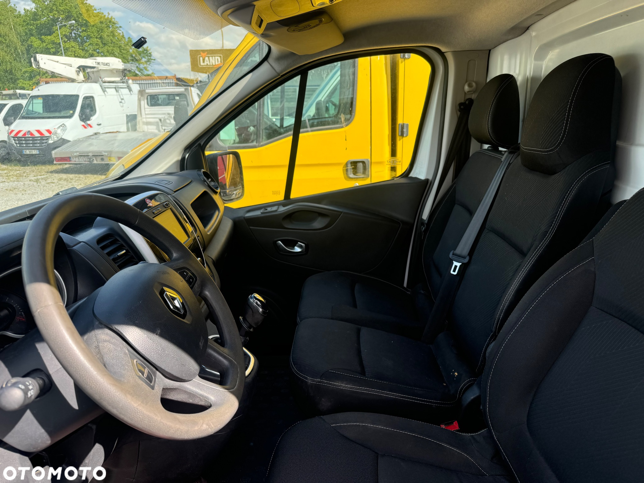 Renault Trafic - 12