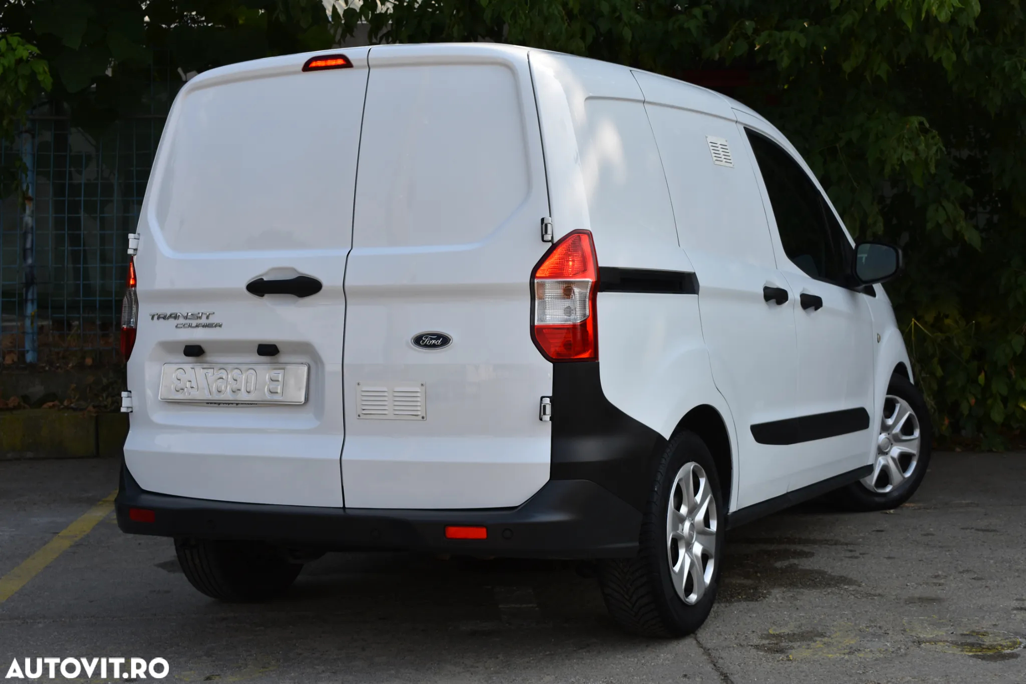 Ford Tranzit Courier - 3