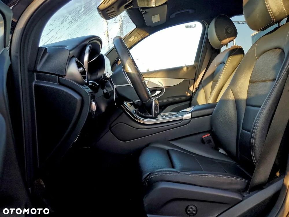 Mercedes-Benz GLC 300 4Matic 9G-TRONIC Exclusive - 8