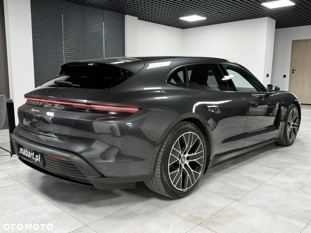 Porsche Taycan - 6