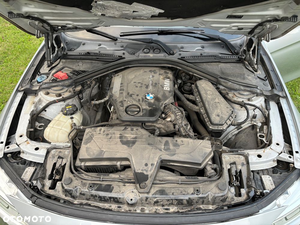 BMW Seria 3 318d - 15