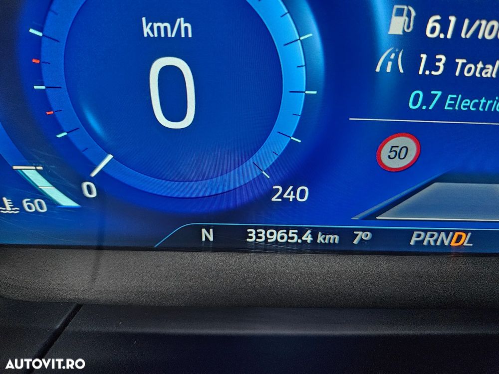 Ford Kuga 2.5 Duratec PHEV ST Line - 29