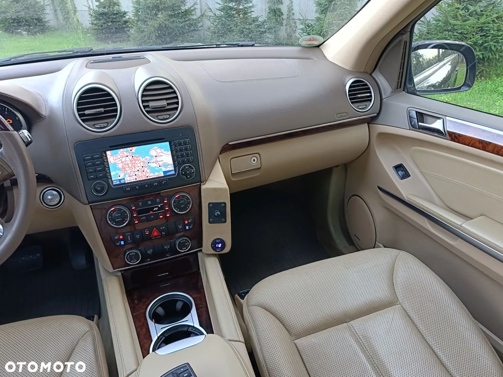 Mercedes-Benz GL 500 4Matic 7G-TRONIC - 27