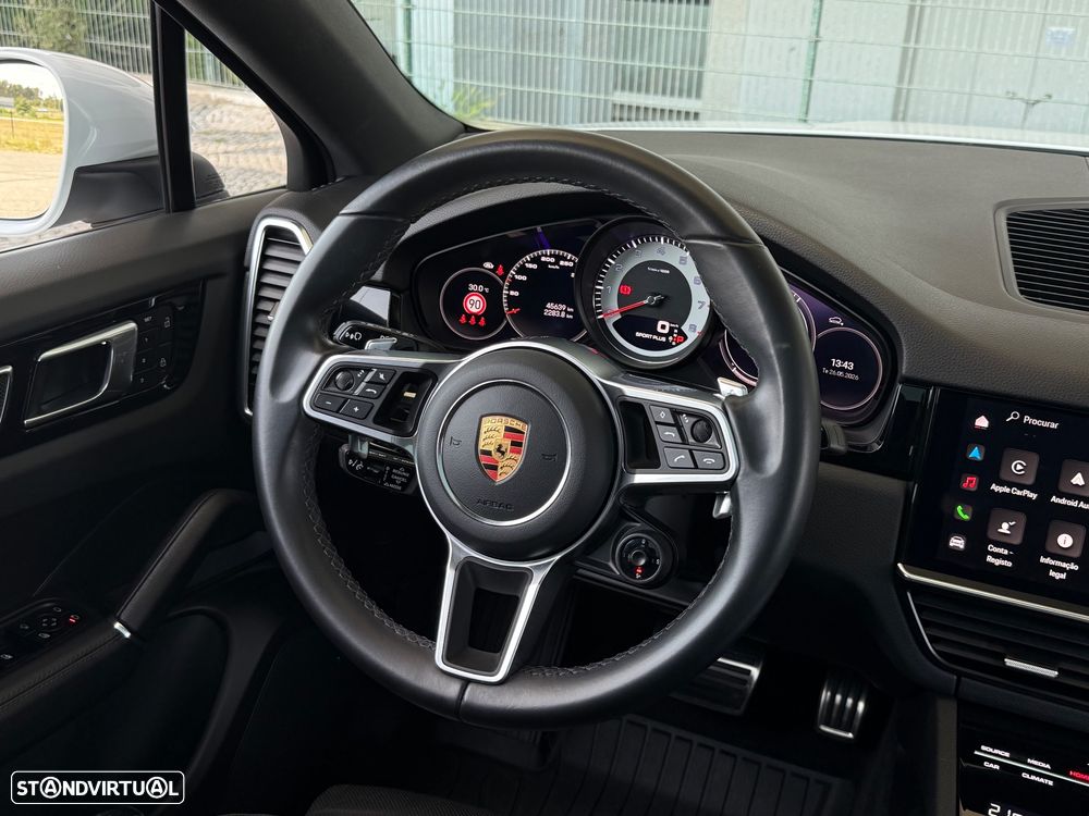 Porsche Cayenne Coupé S Platinum Edition - 36