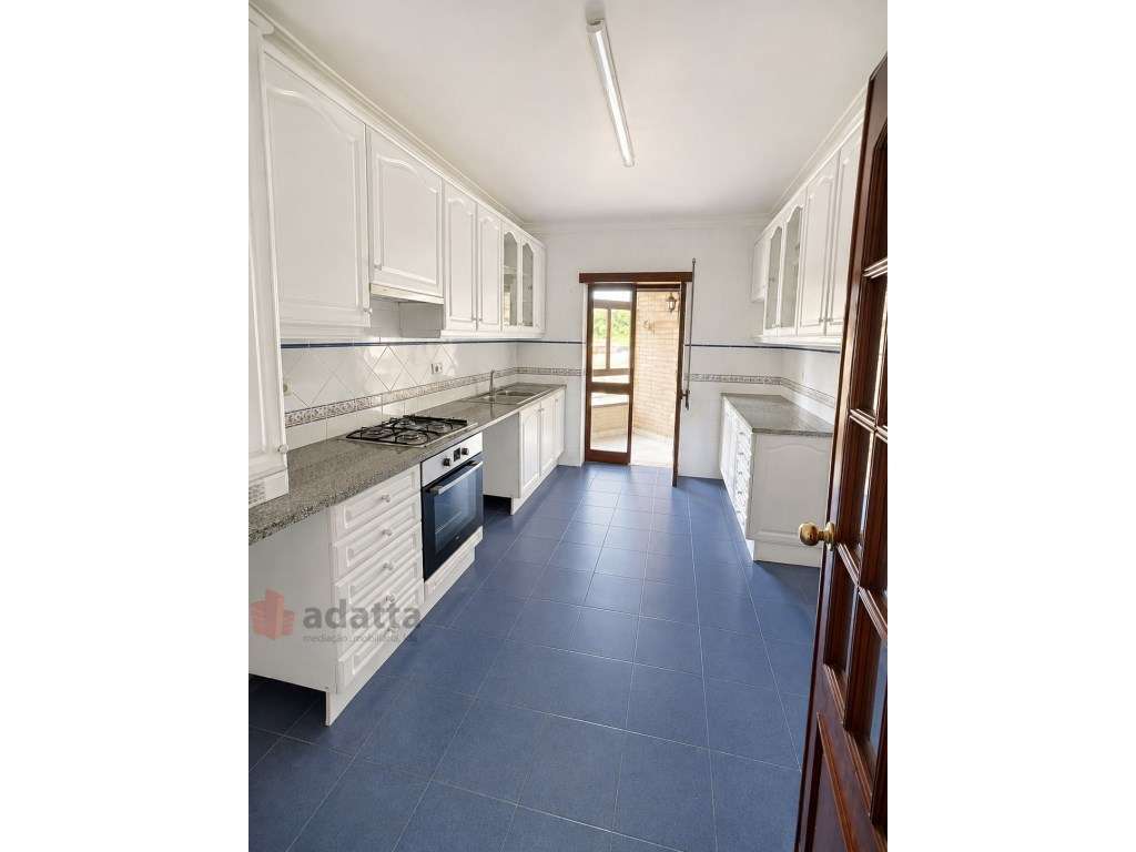 Apartamento de tipologia T3 com garagem [não é mobiliado] arrenda-s... - Grande imagem: 3/21
