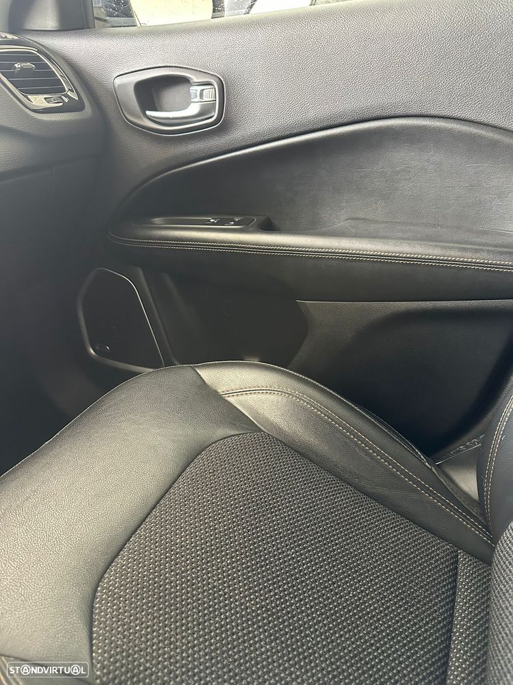 Jeep Compass 1.6 M-Jet Limited - 4