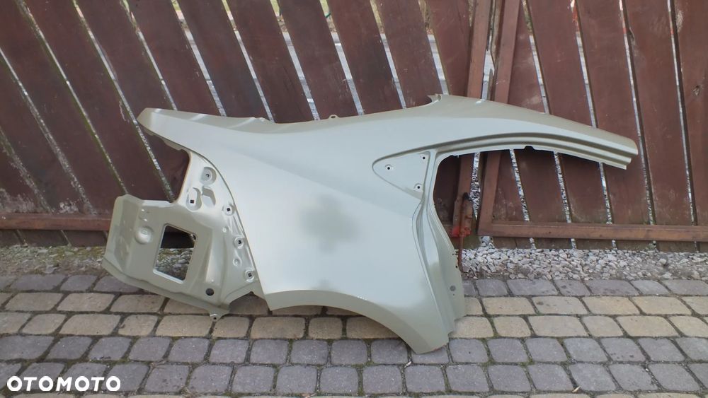 Błotnik tylny prawy Toyota Corolla e21 sedan - 1