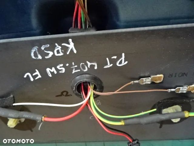 SZYBA KLAPY TYLNA PEUGEOT 407 SW LIFT LAK:KPSD NR85 - 13