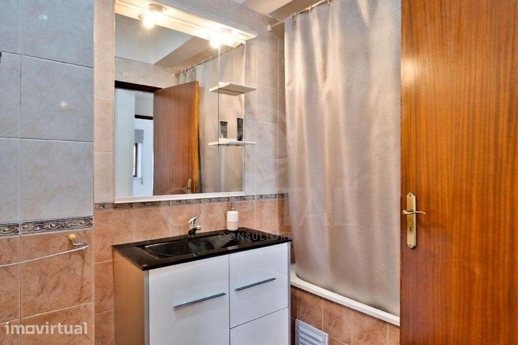T2 Duplex com 121 m2, Arrecadação e Excelente Localização em Rinchoa - Grande imagem: 4/22