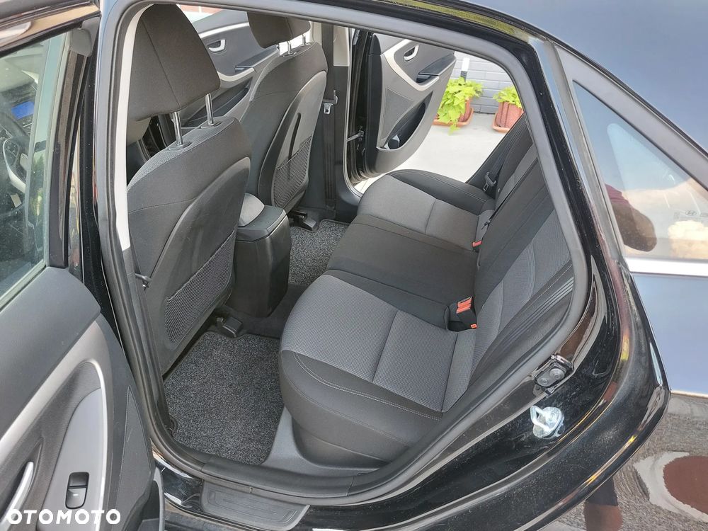 Hyundai i30 blue 1.6 GDI YES Gold - 13