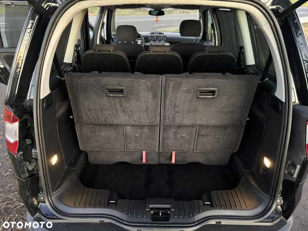 Ford Galaxy 2.0 Ghia - 25