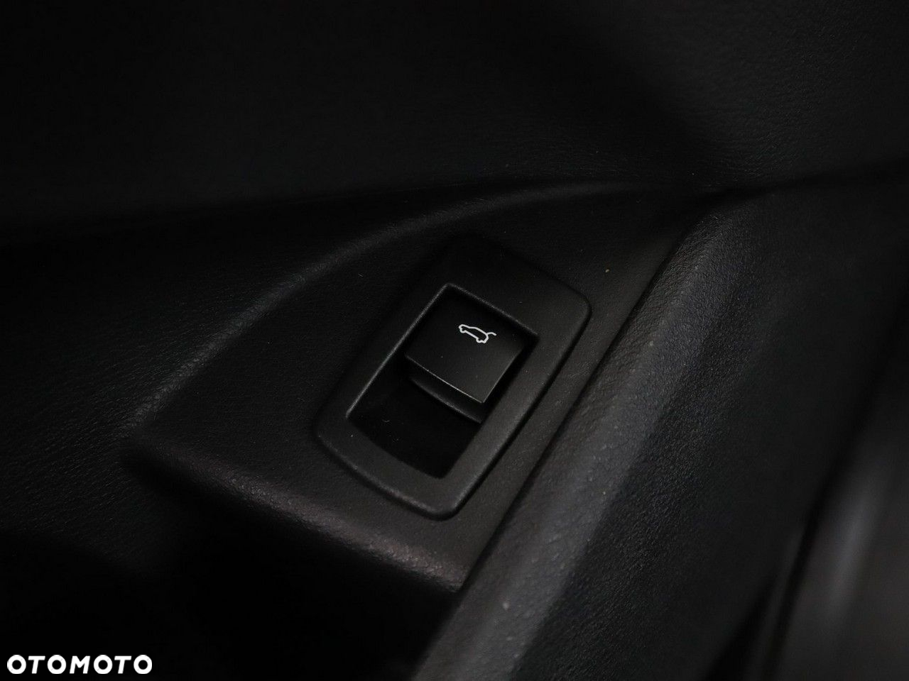 BMW X1 sDrive18d xLine - 36